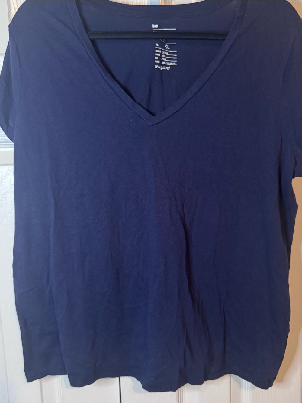 GAP Women's Navy V-Neck Short Sleeve Tee